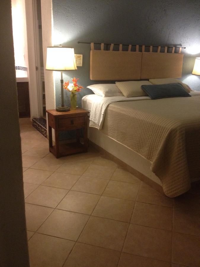 Villa Escondida Guest House Cozumel Downtown Bagian luar foto